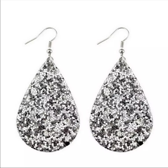 Fashion Sparking Earrings - Picture 2 of 3